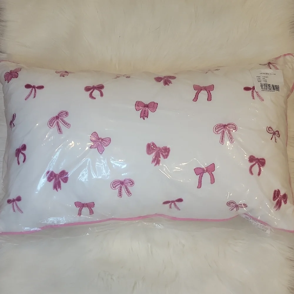 Envogue Embroidered Bow Decorative Pillow In Pink & Ivory. 14x24.